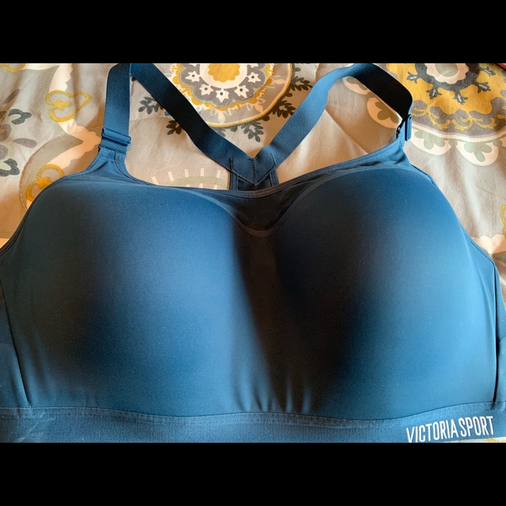 38DDD Victoria Sport Bra